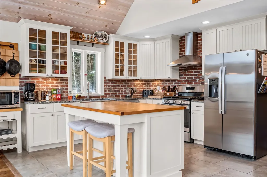 932 Mud City Loop Morristown VT 05661