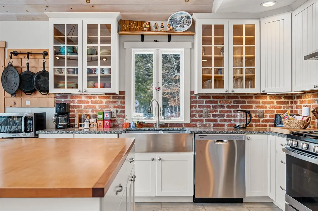 932 Mud City Loop Morristown VT 05661