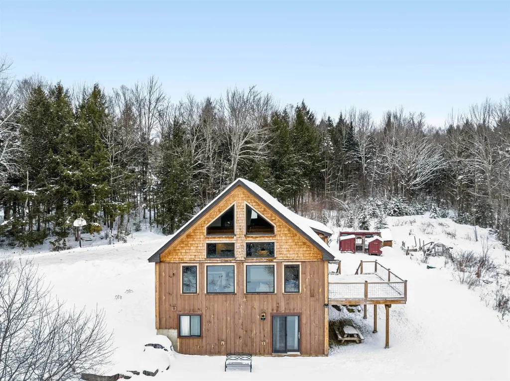 932 Mud City Loop Morristown VT 05661