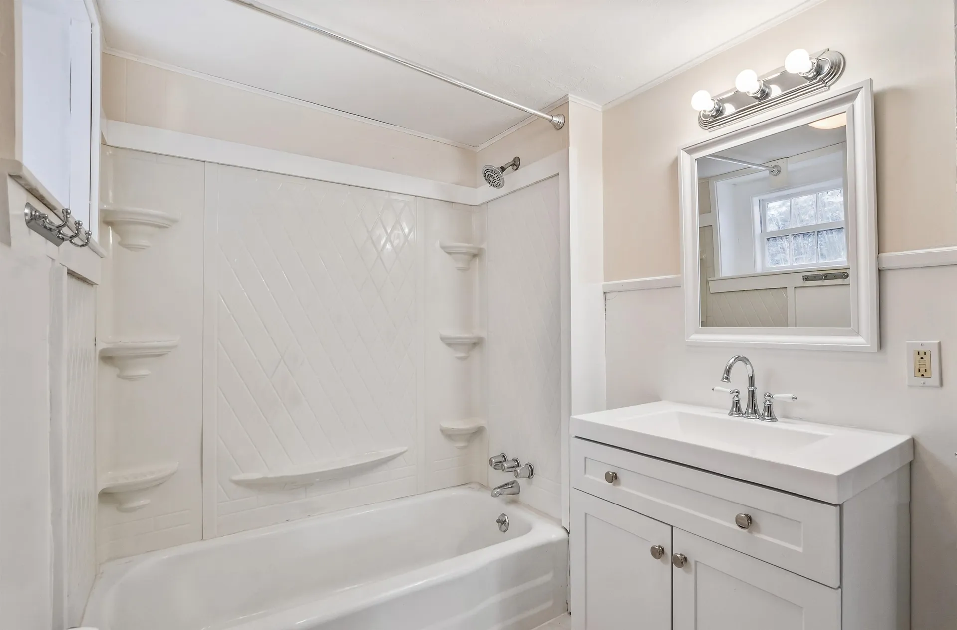 52 Pine Street Alton NH 03809