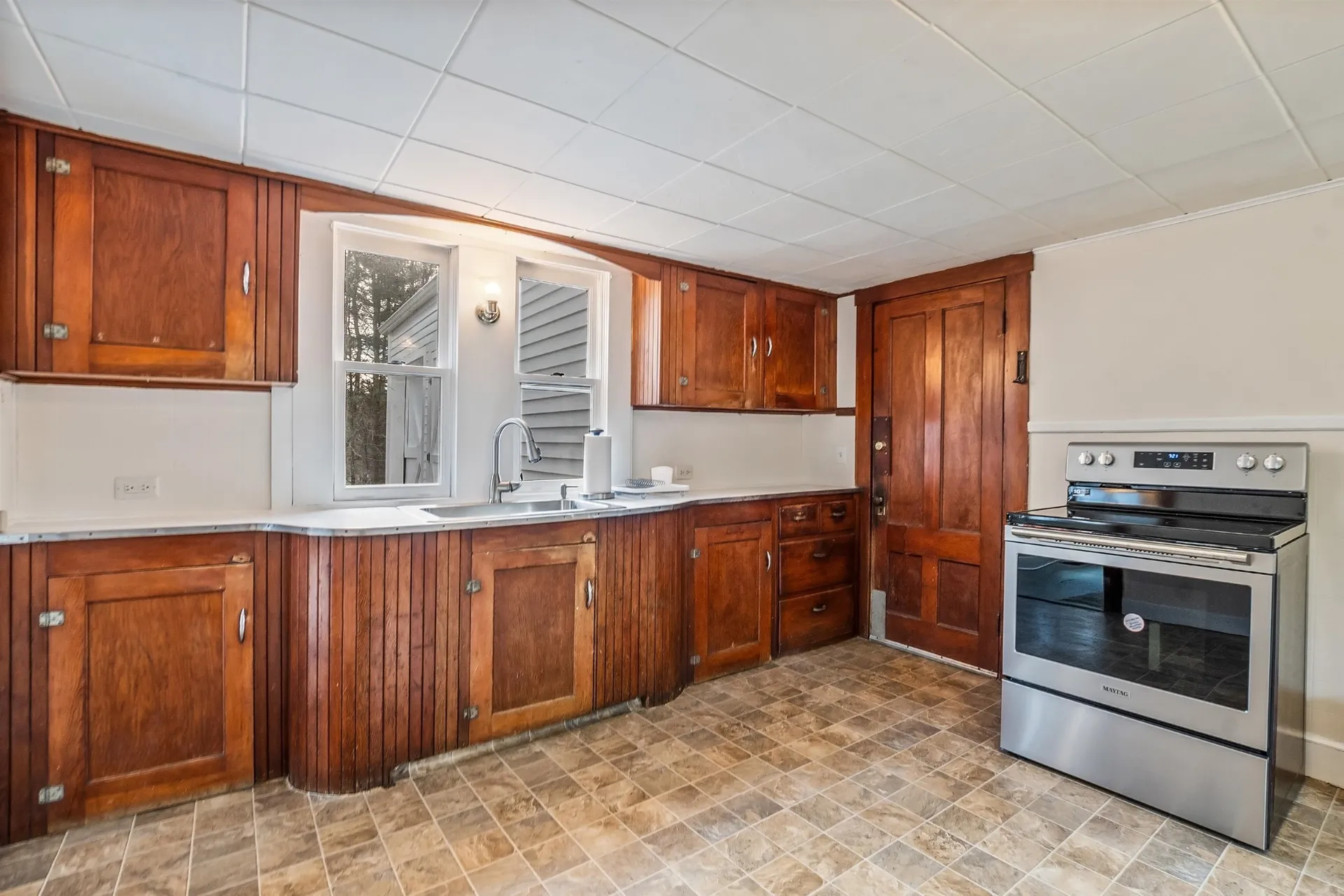 52 Pine Street Alton NH 03809