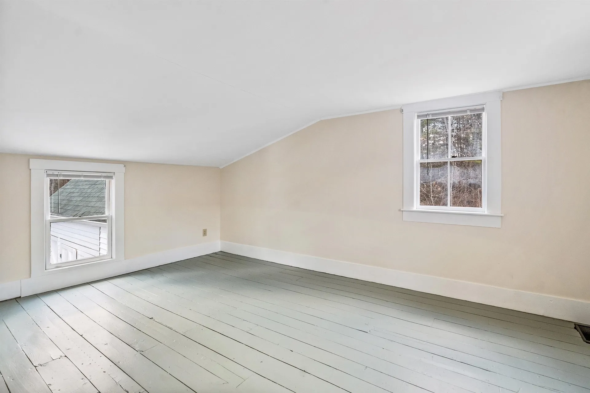 52 Pine Street Alton NH 03809