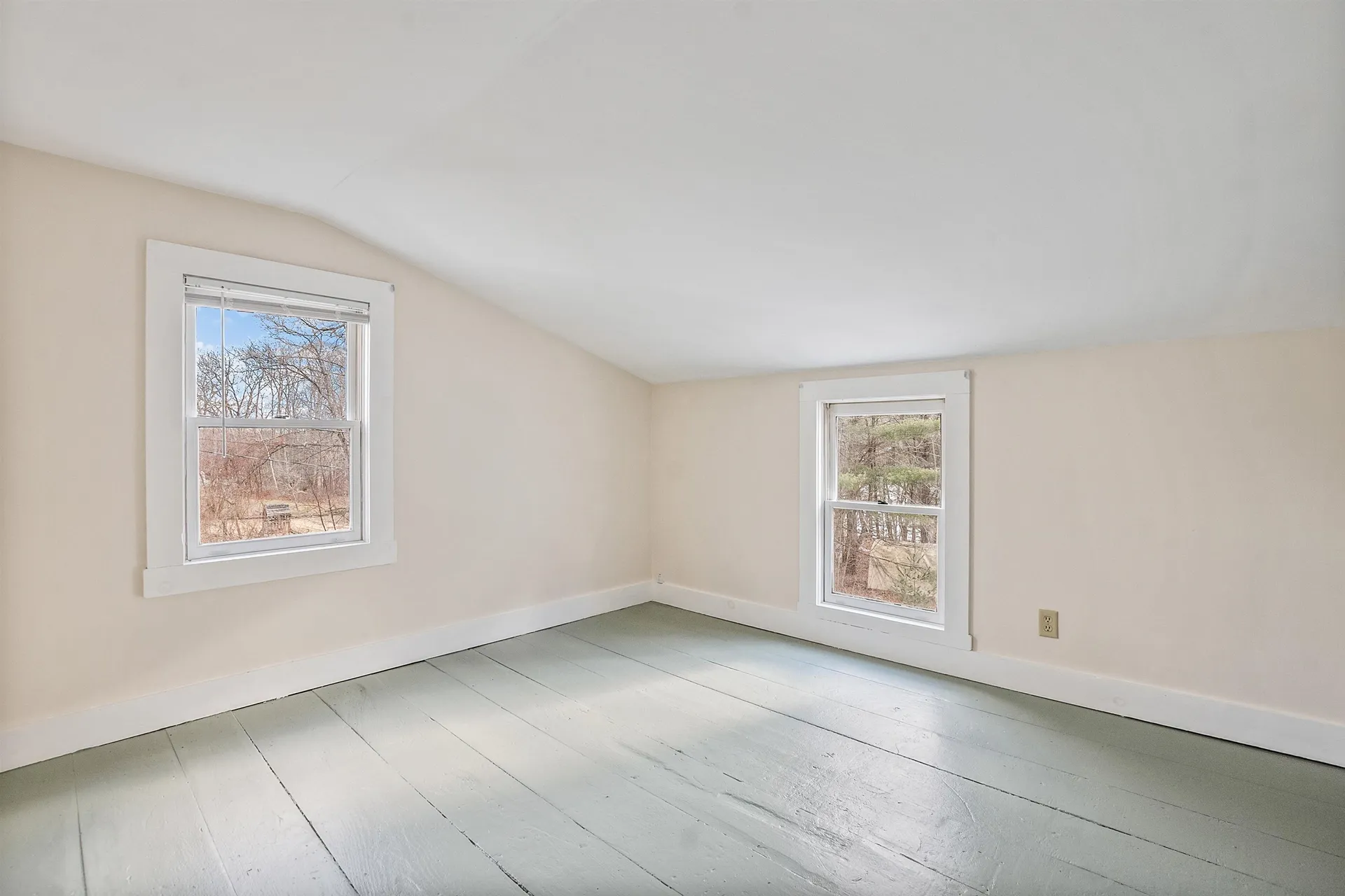 52 Pine Street Alton NH 03809