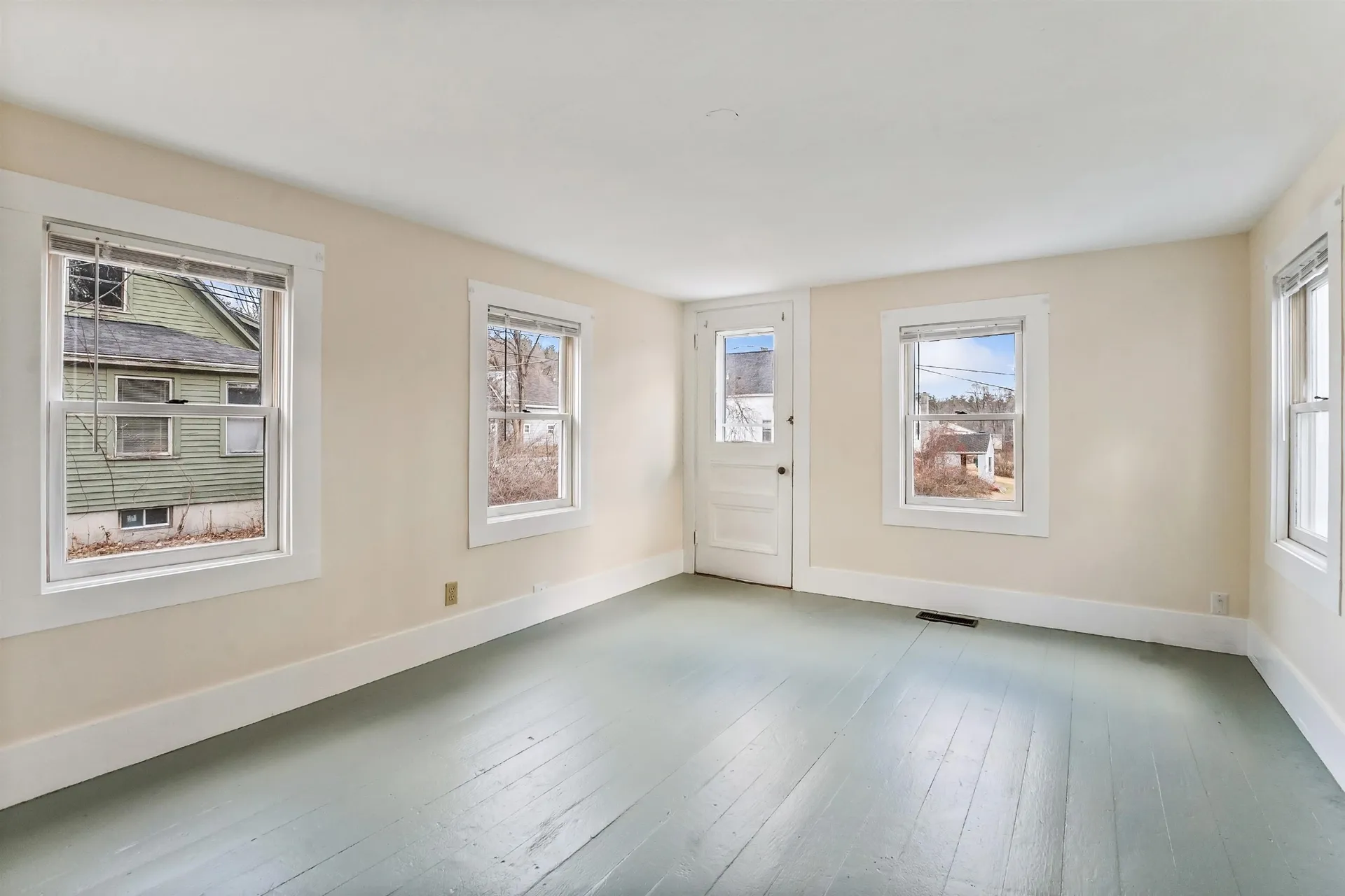 52 Pine Street Alton NH 03809