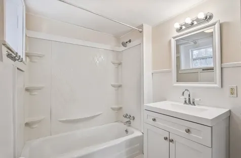 52 Pine Street Alton NH 03809