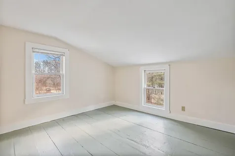 52 Pine Street Alton NH 03809