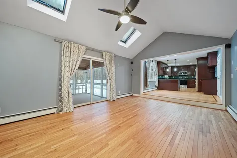 18 Lorri Road Derry NH 03038