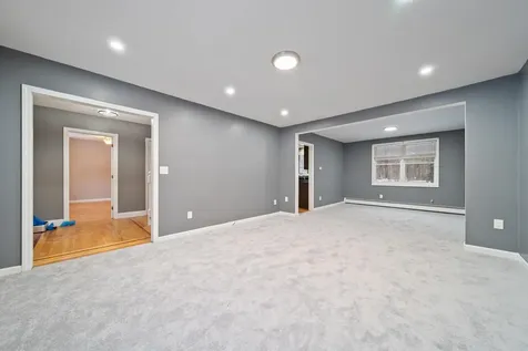 18 Lorri Road Derry NH 03038