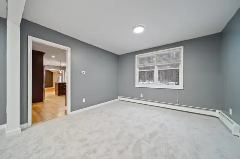 18 Lorri Road Derry NH 03038