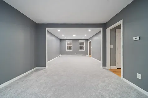 18 Lorri Road Derry NH 03038