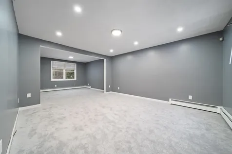 18 Lorri Road Derry NH 03038