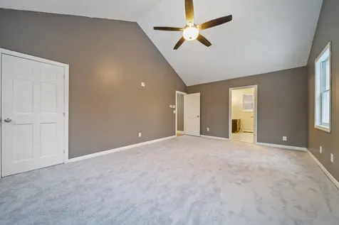 18 Lorri Road Derry NH 03038