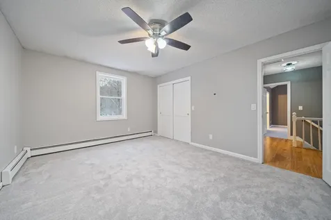 18 Lorri Road Derry NH 03038