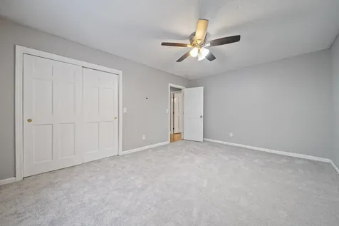 18 Lorri Road Derry NH 03038