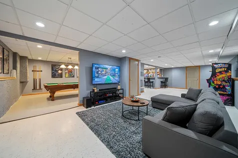 18 Lorri Road Derry NH 03038