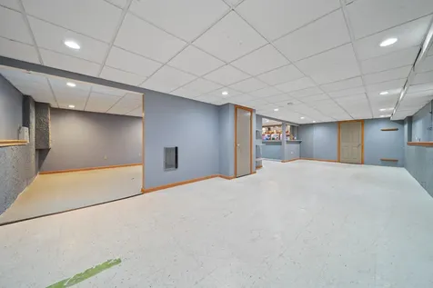 18 Lorri Road Derry NH 03038