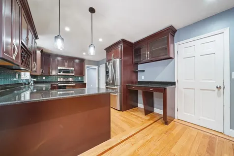 18 Lorri Road Derry NH 03038