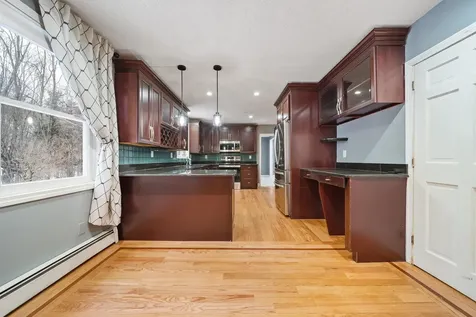 18 Lorri Road Derry NH 03038