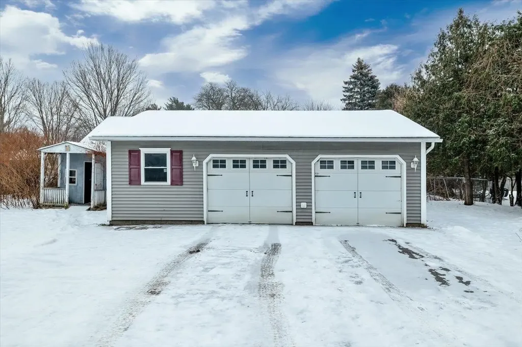 43 North Elm Street St. Albans City VT 05478
