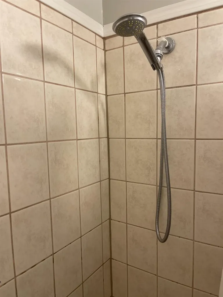 4 Brook Road Salem NH 03079