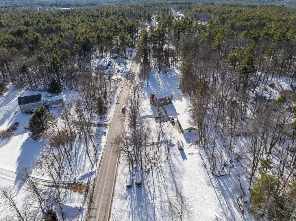 39 Mast Road Lee NH 03861