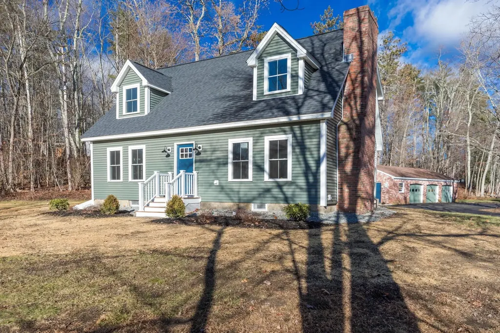 39 Mast Road Lee NH 03861