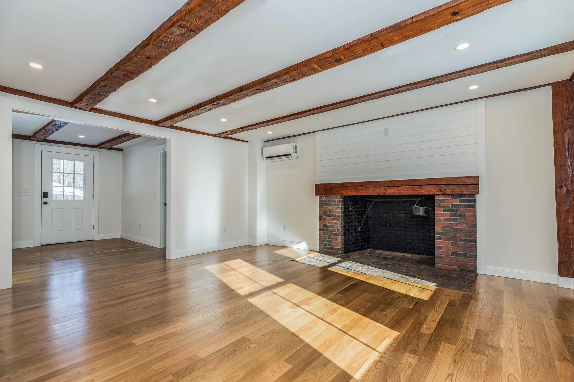 39 Mast Road Lee NH 03861