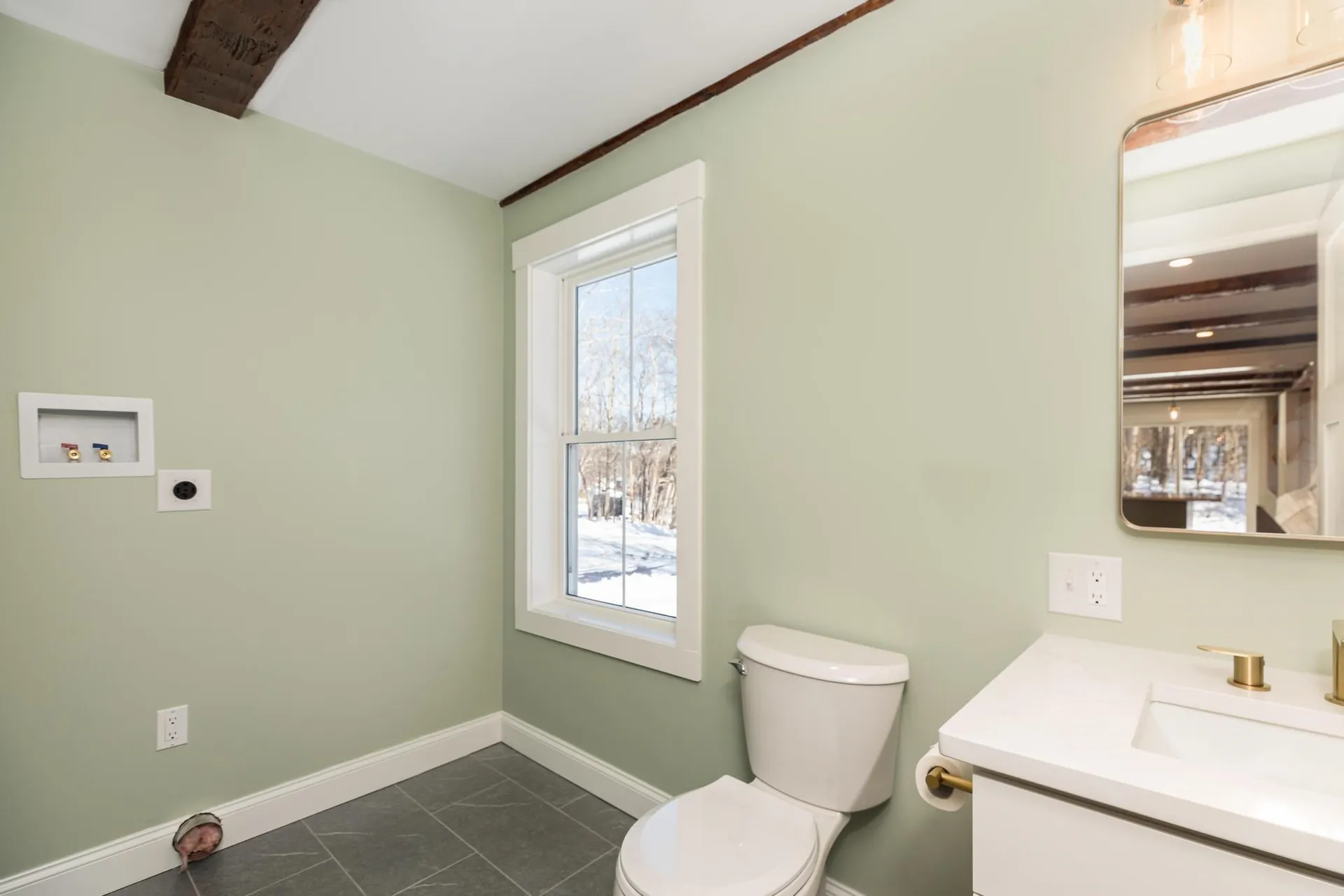 39 Mast Road Lee NH 03861