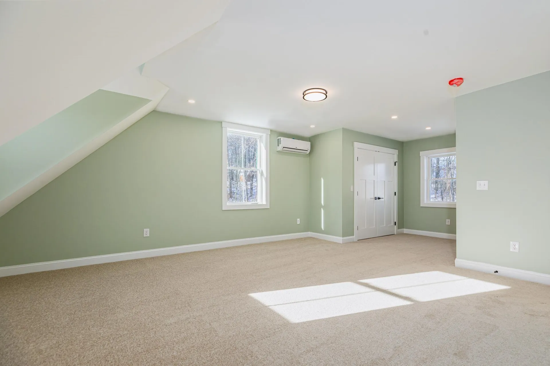 39 Mast Road Lee NH 03861