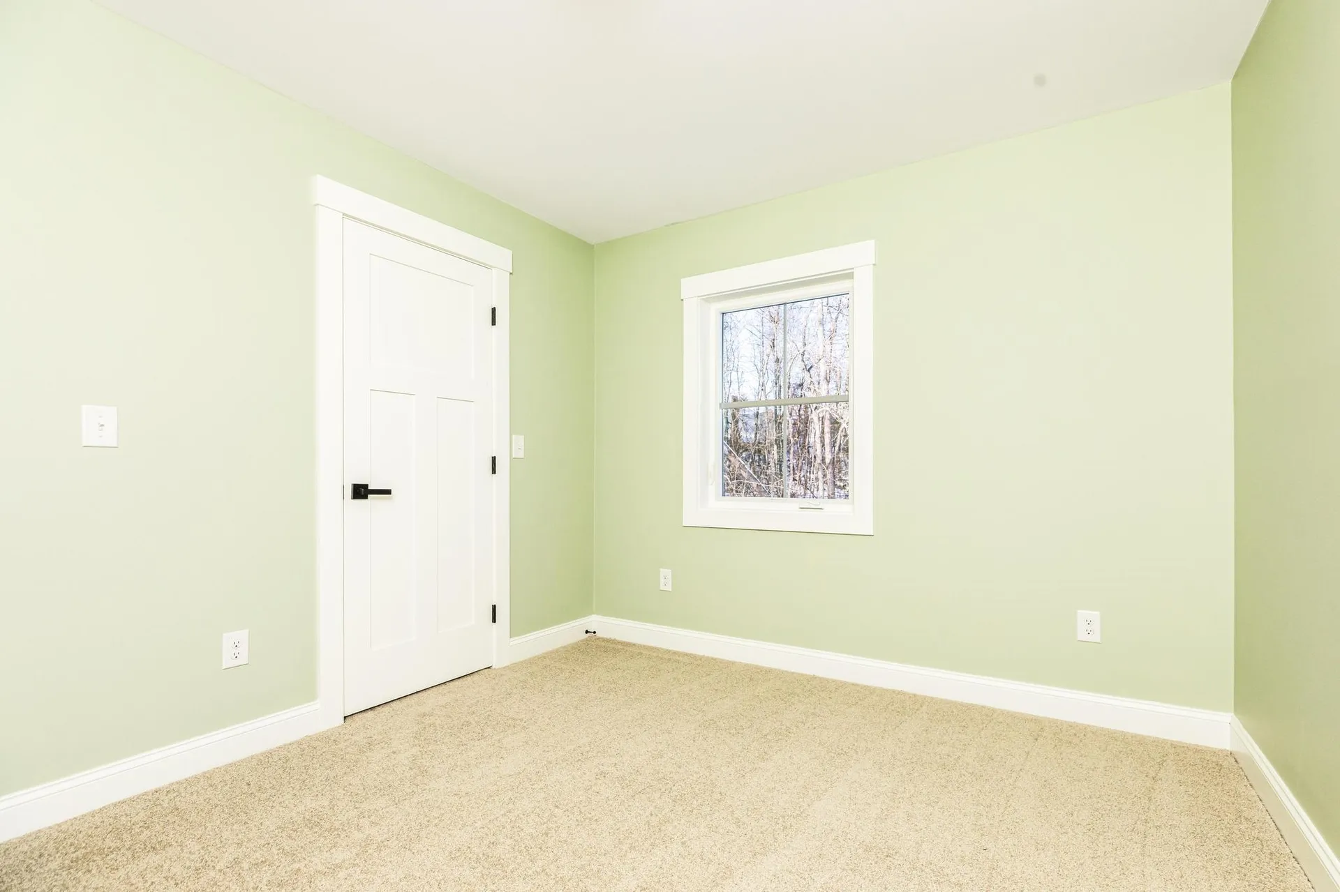 39 Mast Road Lee NH 03861