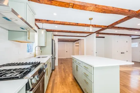 39 Mast Road Lee NH 03861