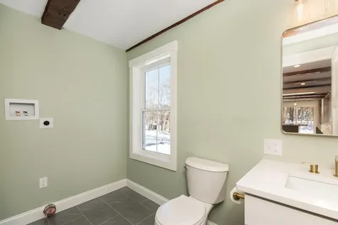 39 Mast Road Lee NH 03861