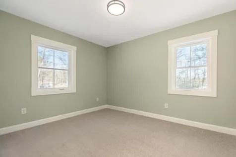 39 Mast Road Lee NH 03861