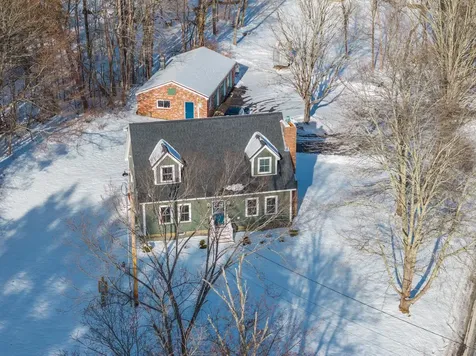 39 Mast Road Lee NH 03861