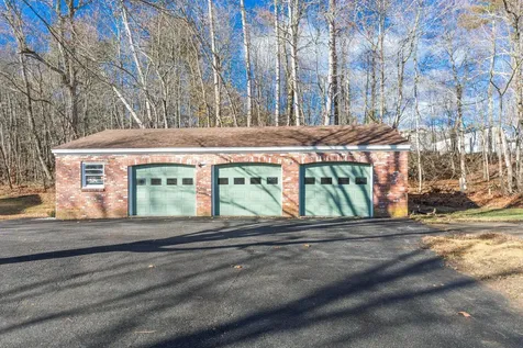 39 Mast Road Lee NH 03861