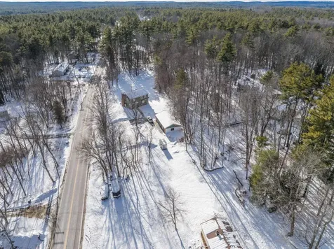 39 Mast Road Lee NH 03861