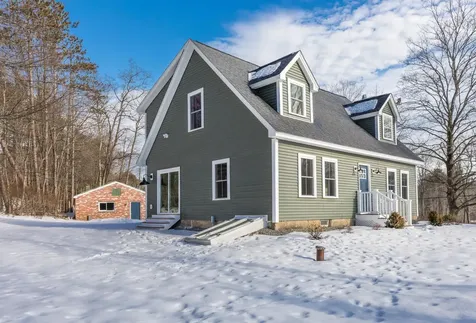 39 Mast Road Lee NH 03861