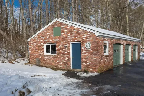 39 Mast Road Lee NH 03861