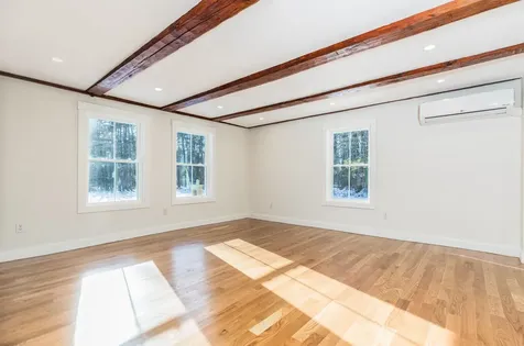 39 Mast Road Lee NH 03861