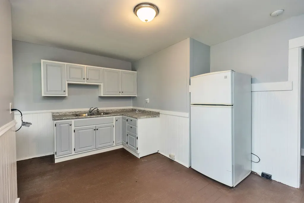 28 Summer Street Claremont NH 03743