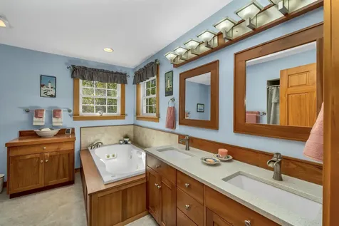 15 County Road Alton NH 03810