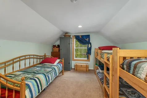 15 County Road Alton NH 03810