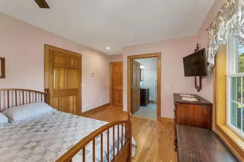 15 County Road Alton NH 03810