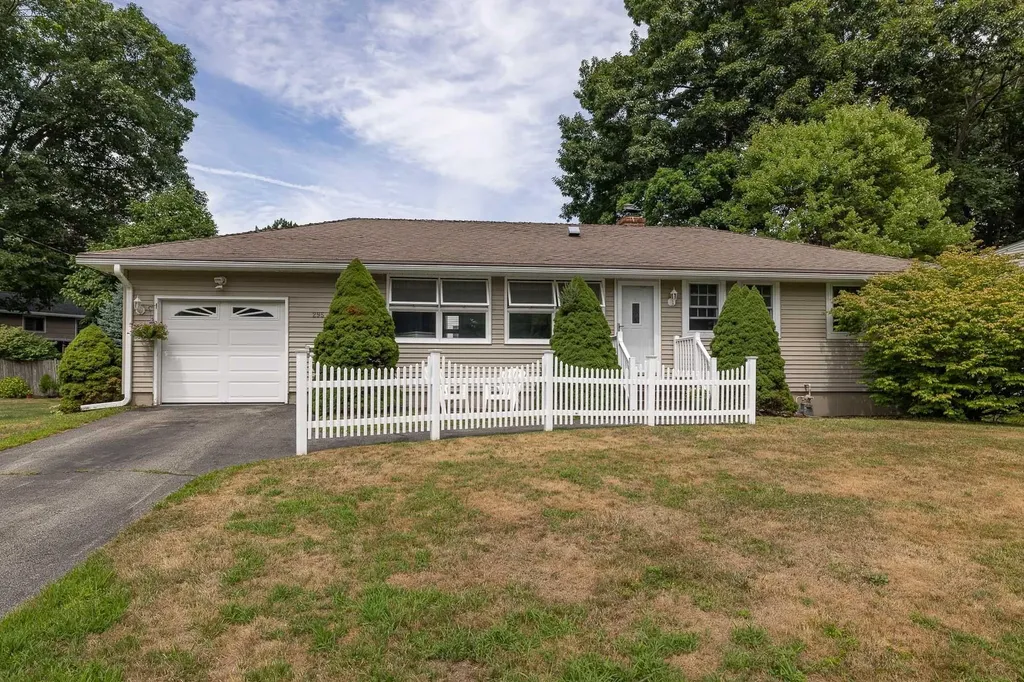 295 Mckinley Road Portsmouth NH 03801