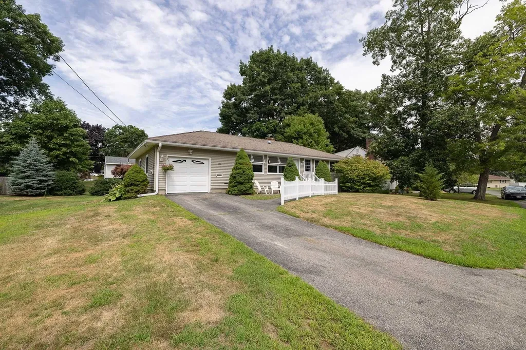 295 Mckinley Road Portsmouth NH 03801