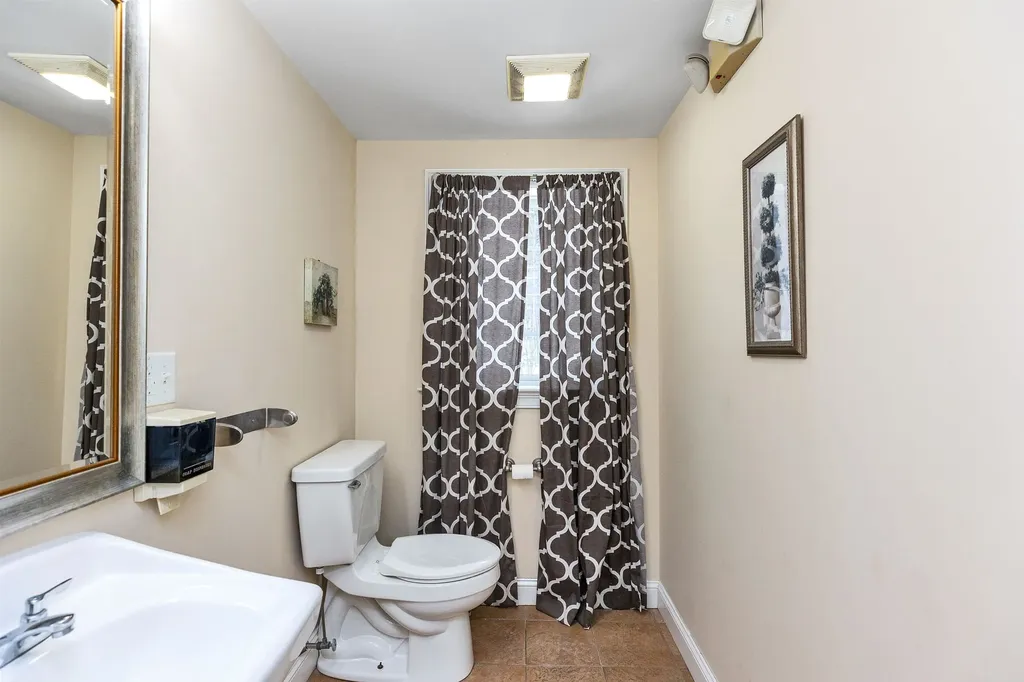 949 Turnpike Road New Ipswich NH 03071