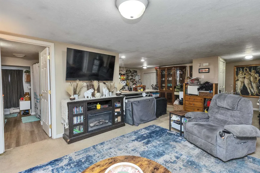 949 Turnpike Road New Ipswich NH 03071