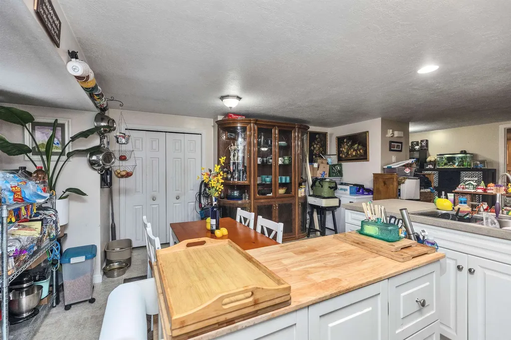 949 Turnpike Road New Ipswich NH 03071