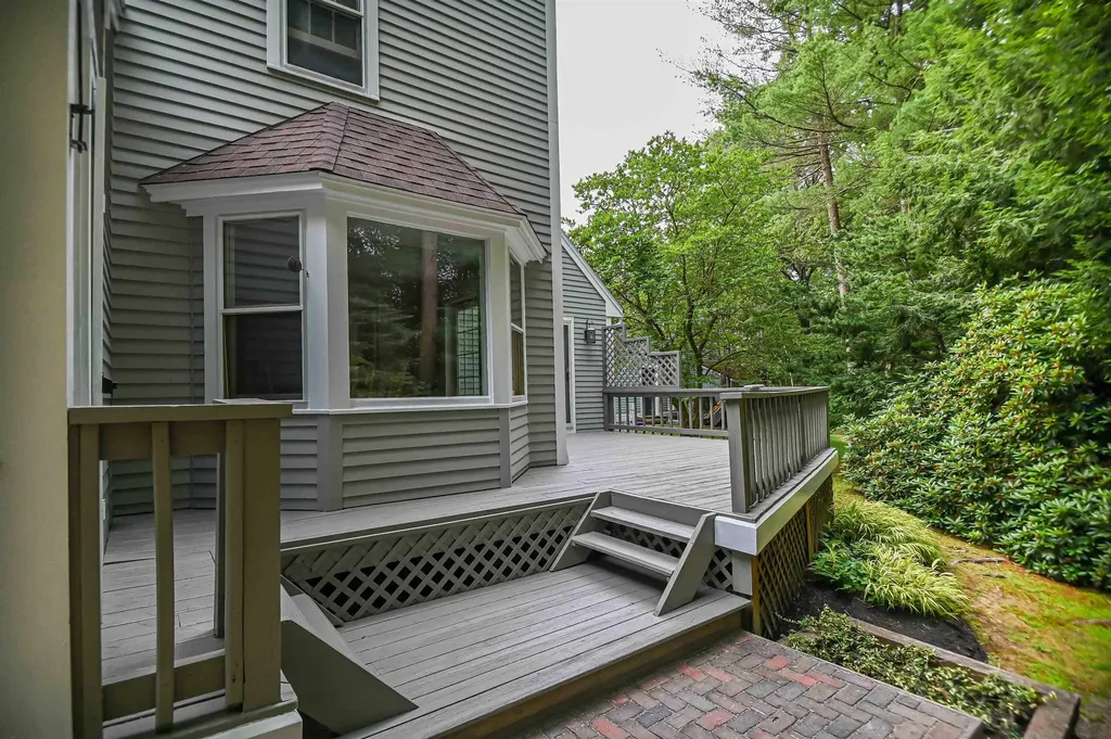 8 Ash Lane York ME 03909