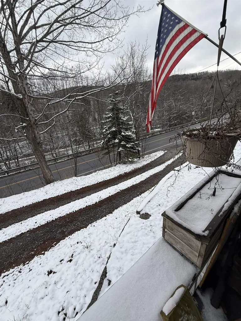 511 Vt Route 25 Topsham VT 05076